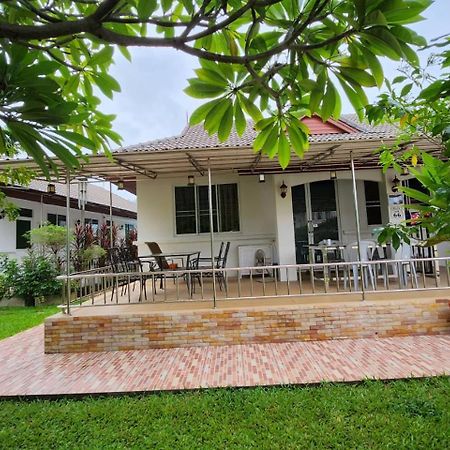 Nuch'S Apple Guest House Si Bun Ruang Exterior photo