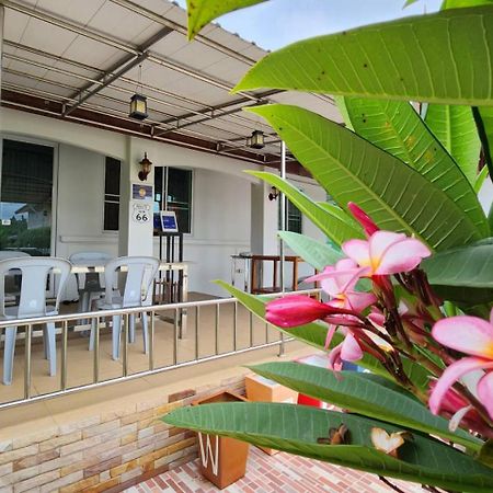 Nuch'S Apple Guest House Si Bun Ruang Exterior photo