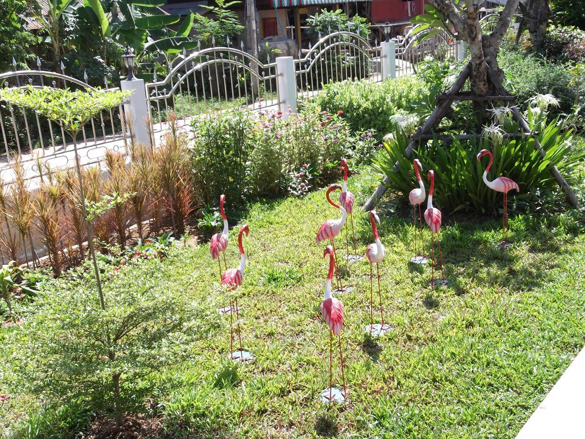 Nuch'S Apple Guest House Si Bun Ruang Exterior photo