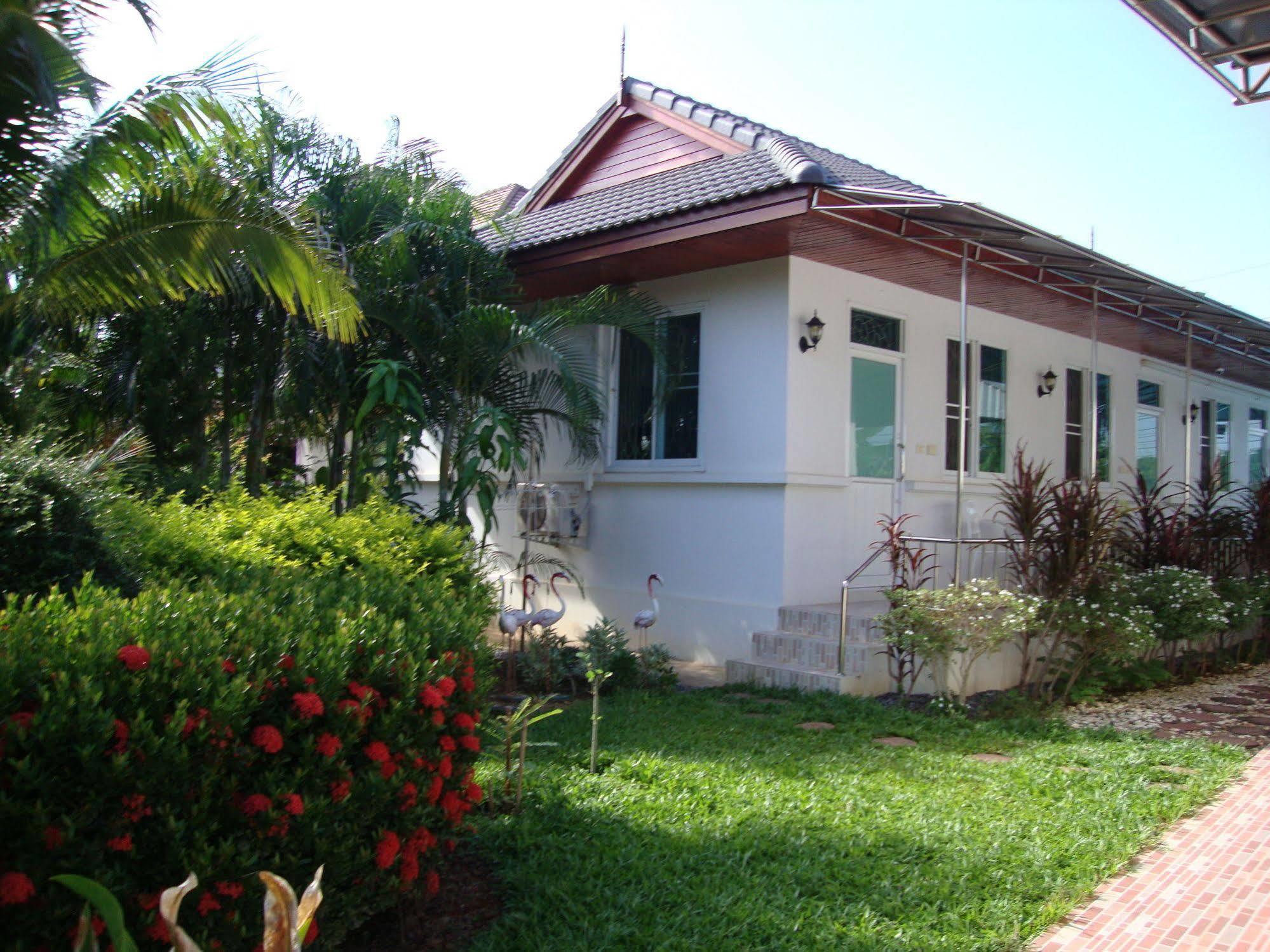 Nuch'S Apple Guest House Si Bun Ruang Exterior photo