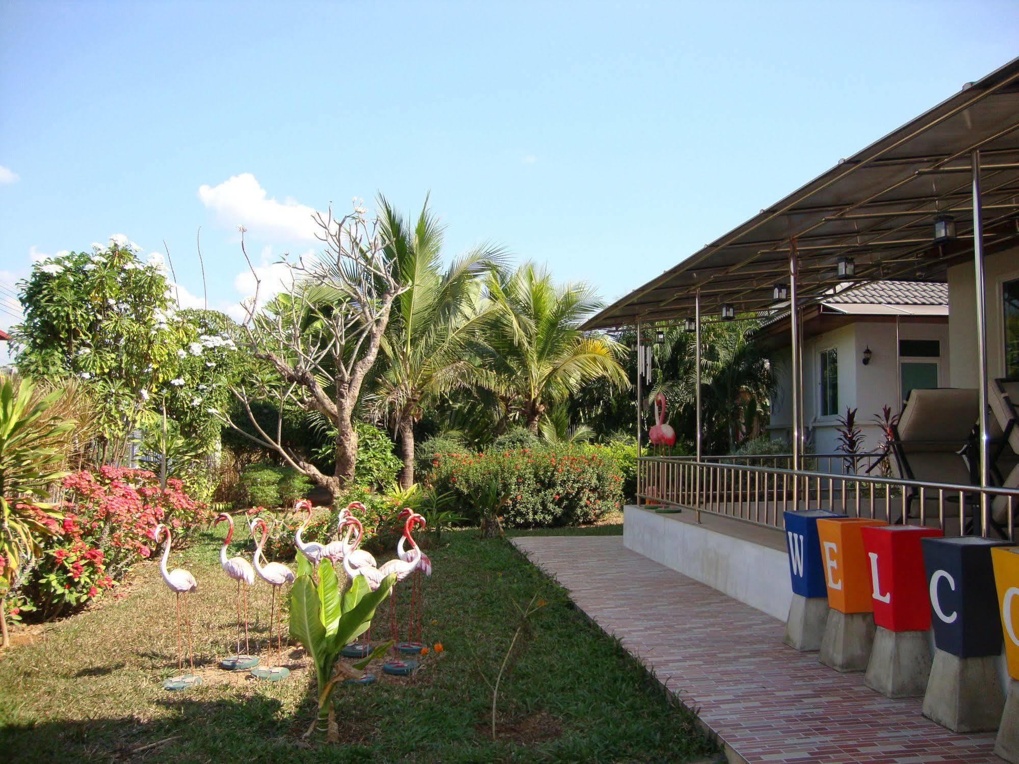 Nuch'S Apple Guest House Si Bun Ruang Exterior photo